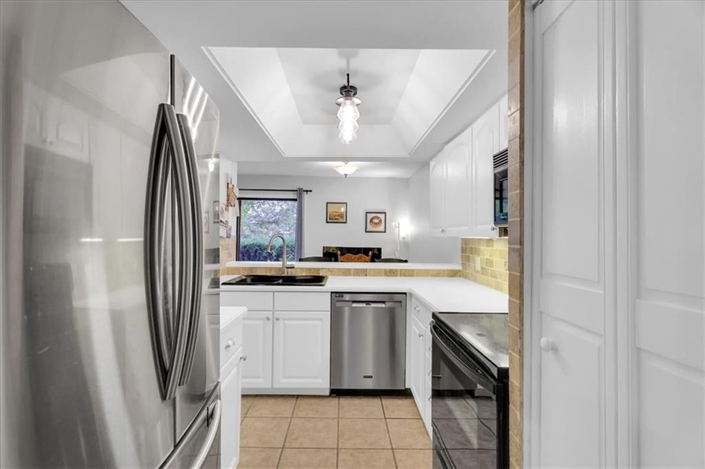 10577 Foster Street — photo 10