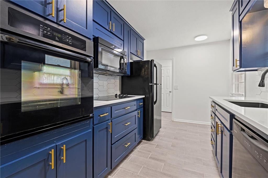 812 NE Coronado Avenue — photo 16