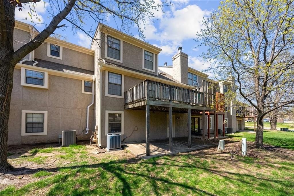 11508 W 113th Street — photo 25