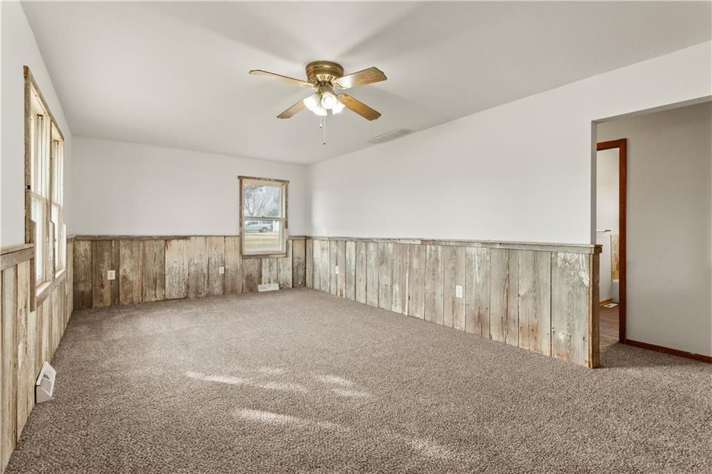 200 N Crittendon Street — photo 12