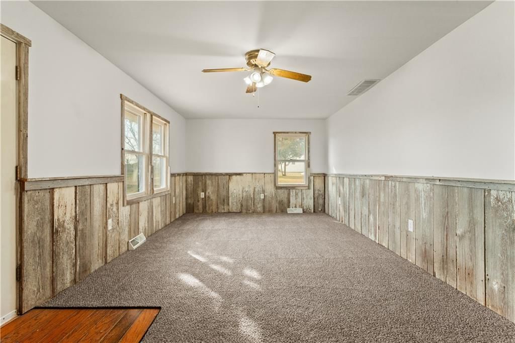 200 N Crittendon Street — photo 13
