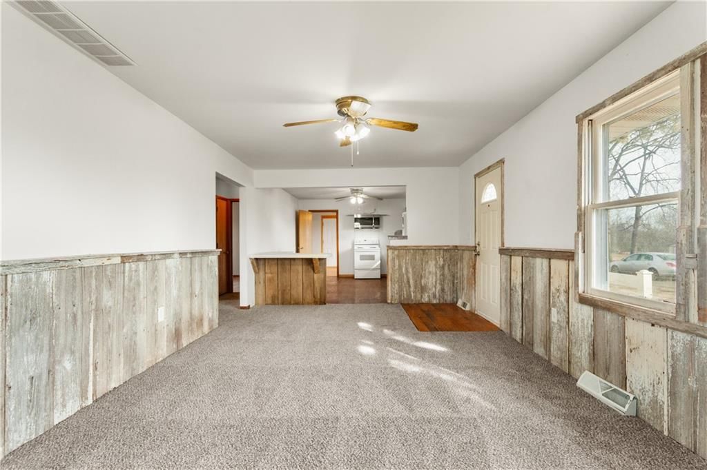 200 N Crittendon Street — photo 16