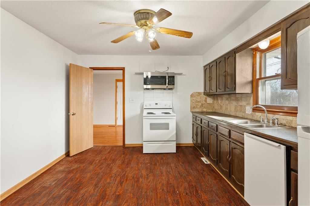 200 N Crittendon Street — photo 18
