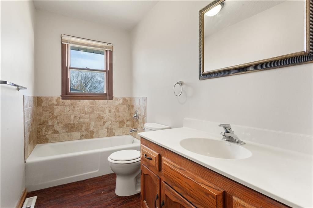 200 N Crittendon Street — photo 28