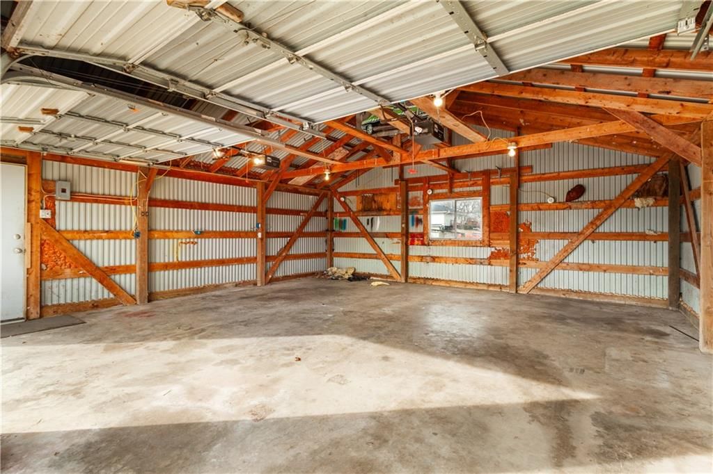 200 N Crittendon Street — photo 5