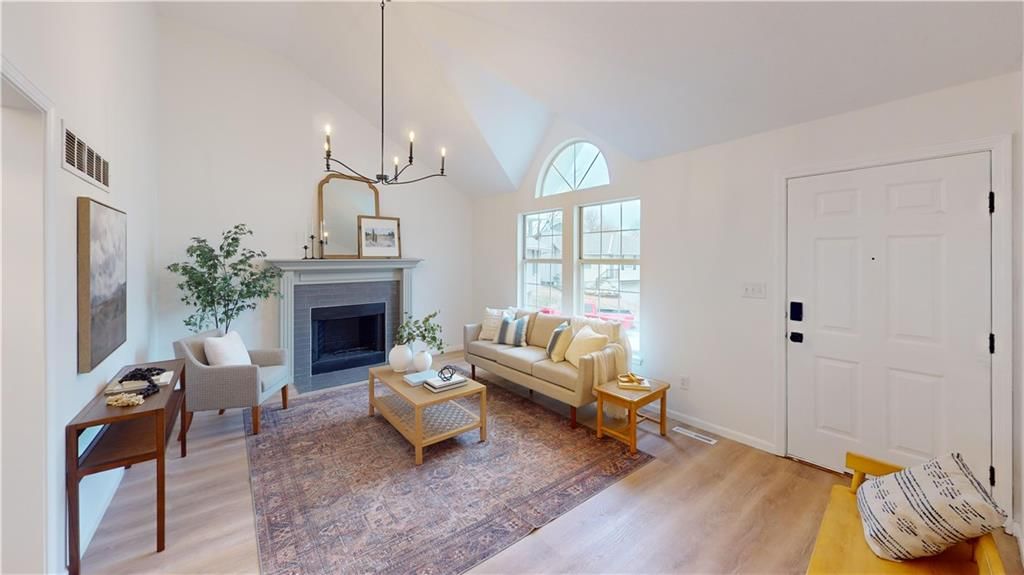 1522 N Manor Circle — photo 2