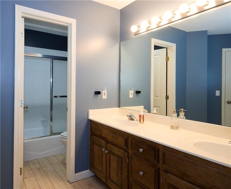 15700 Howe Street — photo 31