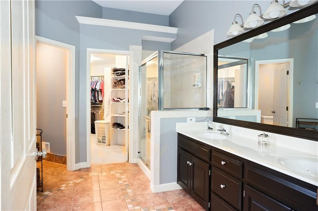 15700 Howe Street — photo 36