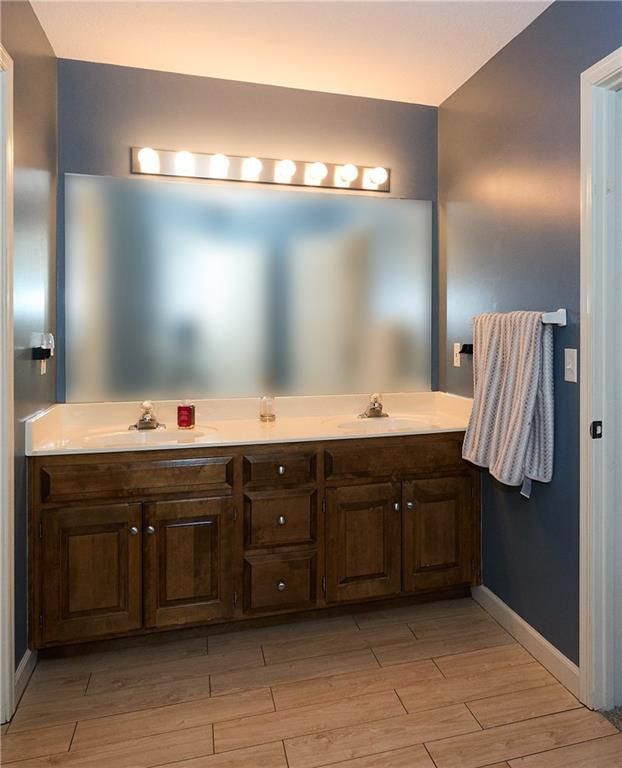 15700 Howe Street — photo 38
