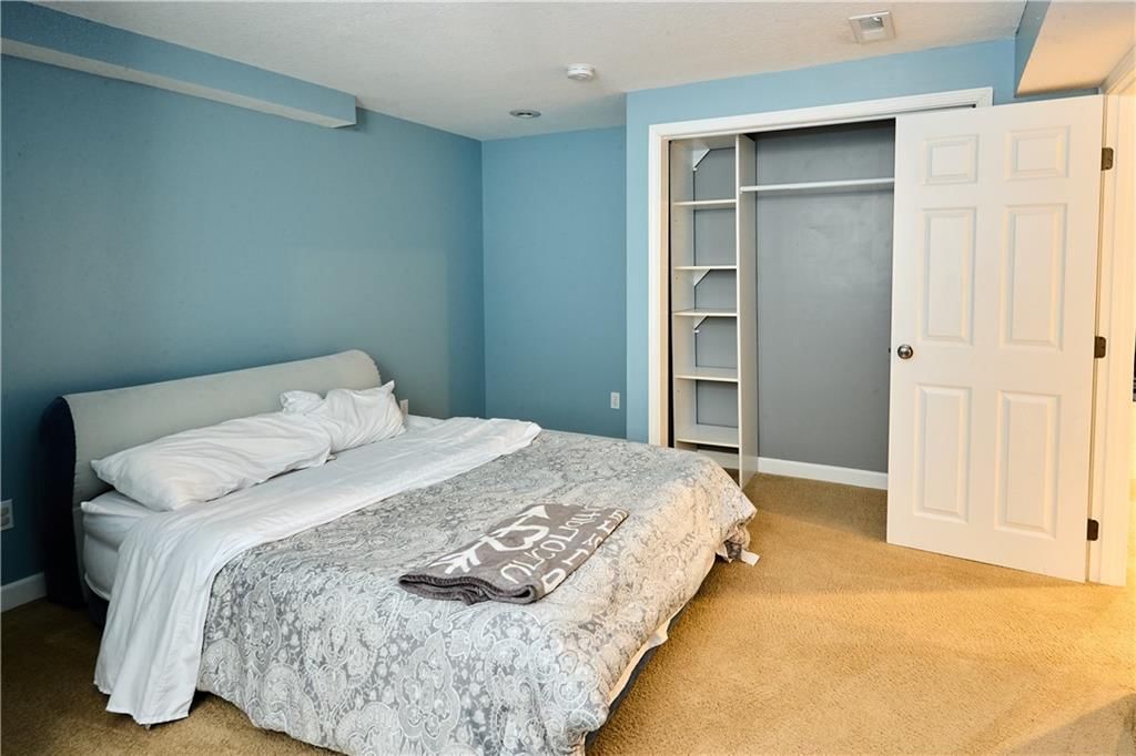 15700 Howe Street — photo 47