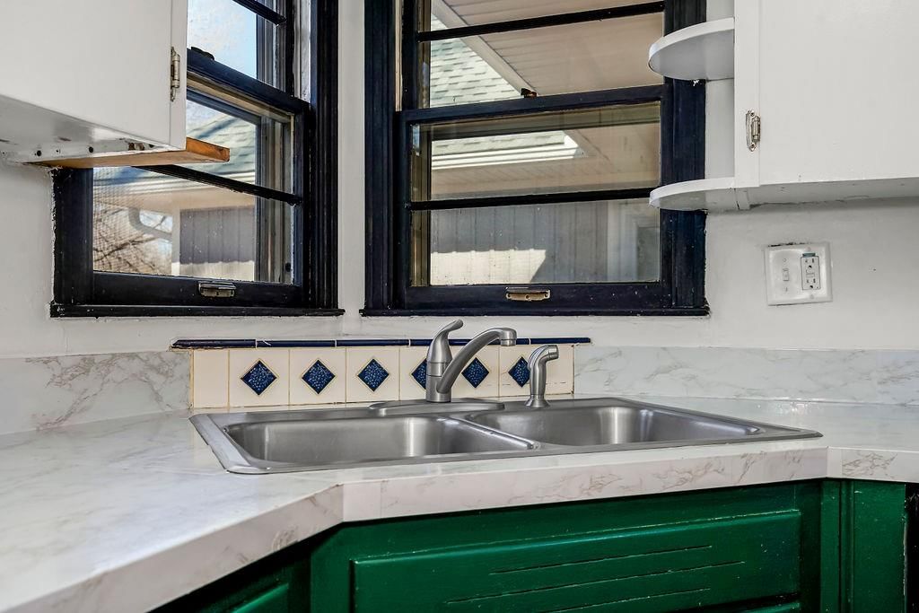 2604 Girard Avenue — photo 11