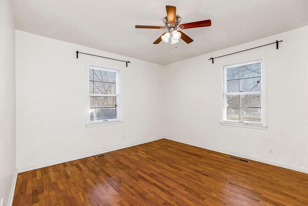 2604 Girard Avenue — photo 14