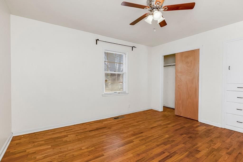2604 Girard Avenue — photo 15