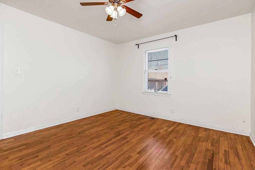 2604 Girard Avenue — photo 16
