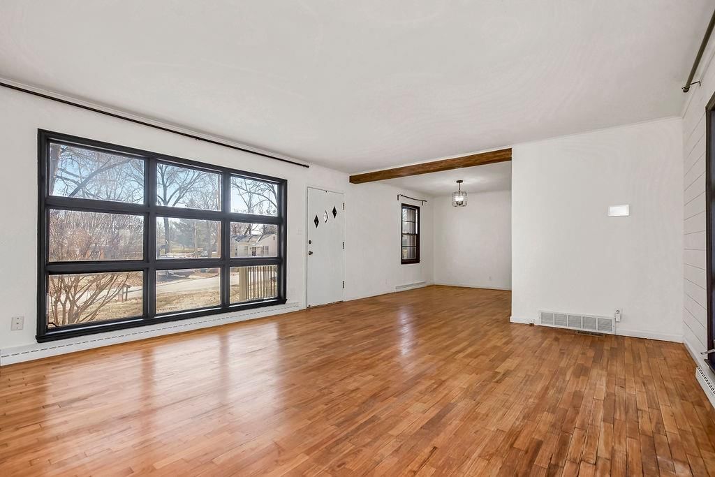 2604 Girard Avenue — photo 5