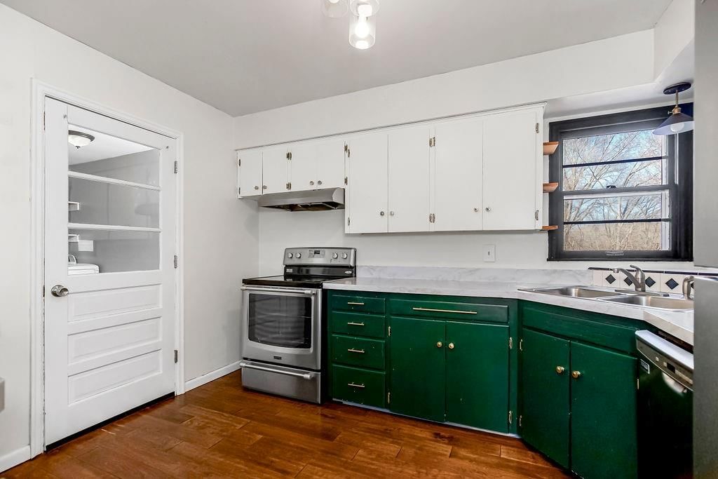 2604 Girard Avenue — photo 8
