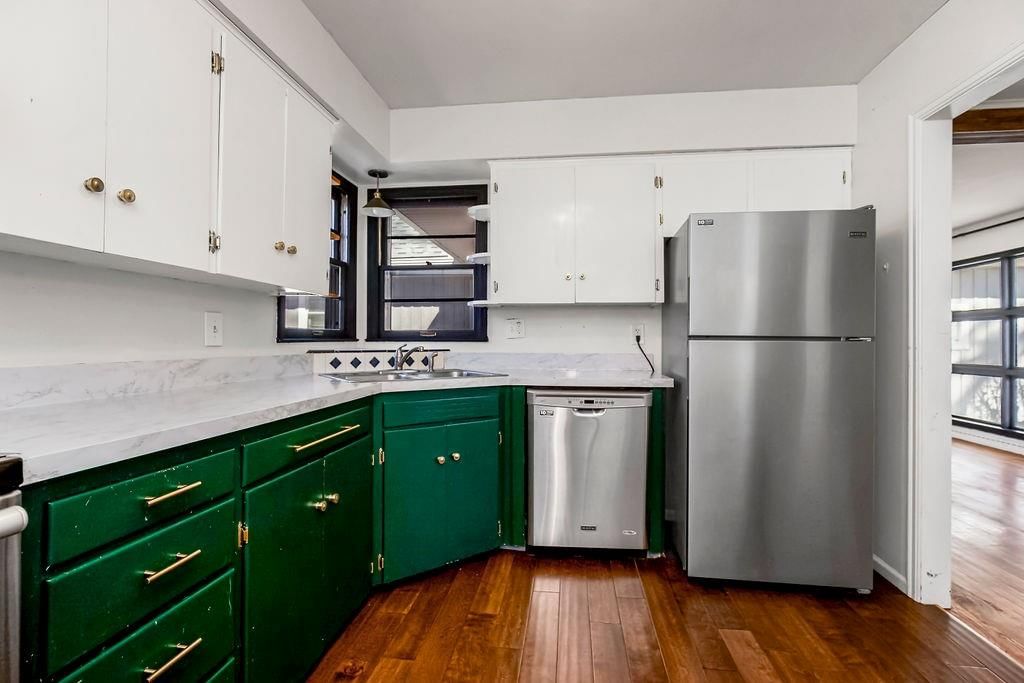 2604 Girard Avenue — photo 10