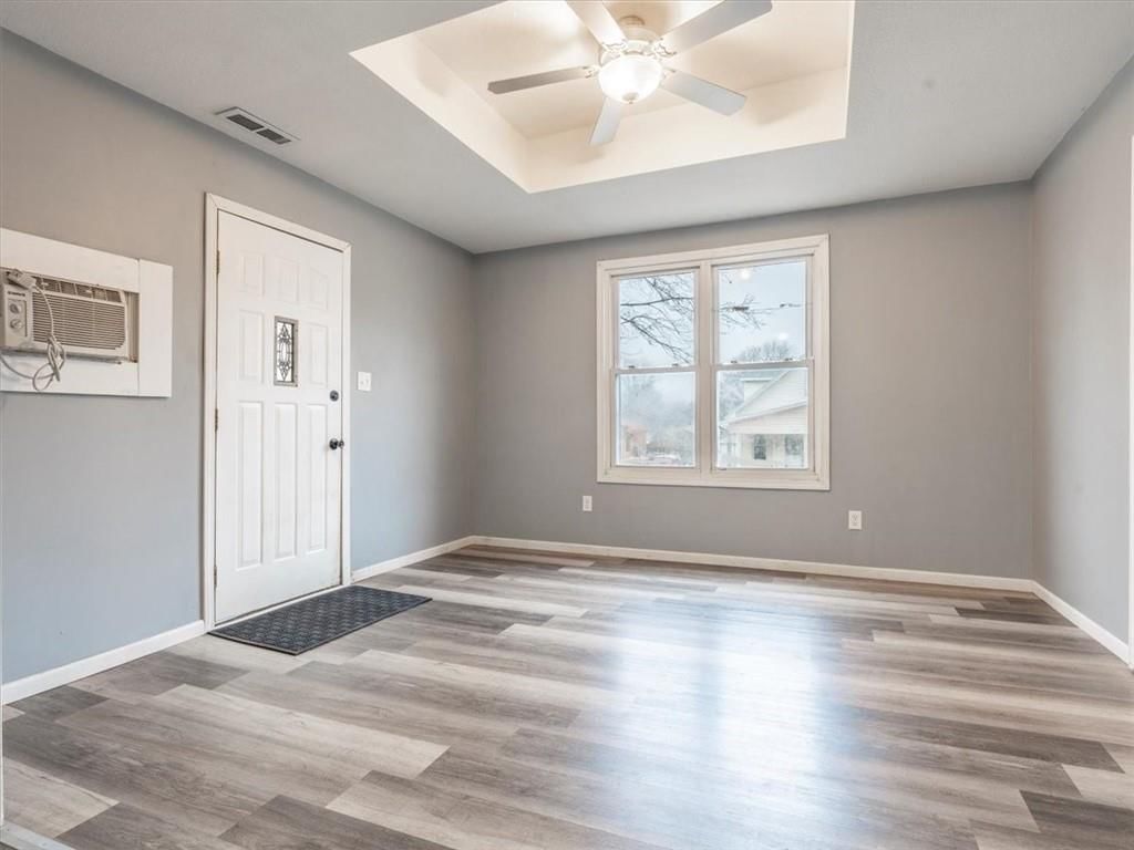 2803 S 24th Street — photo 3