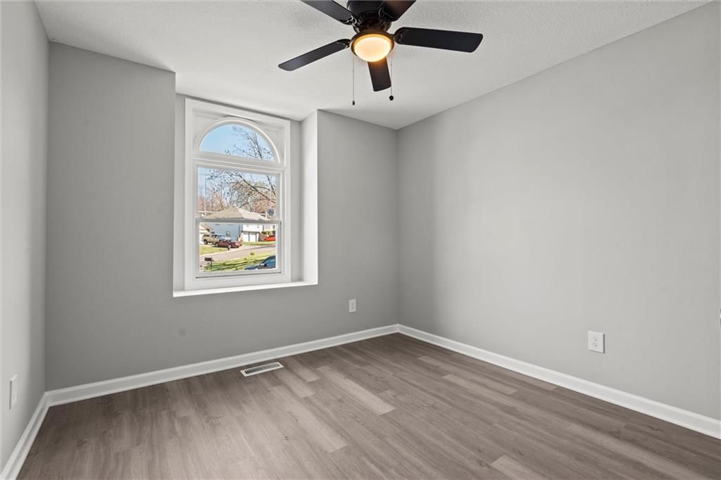 10009 E 56th Terrace — photo 11
