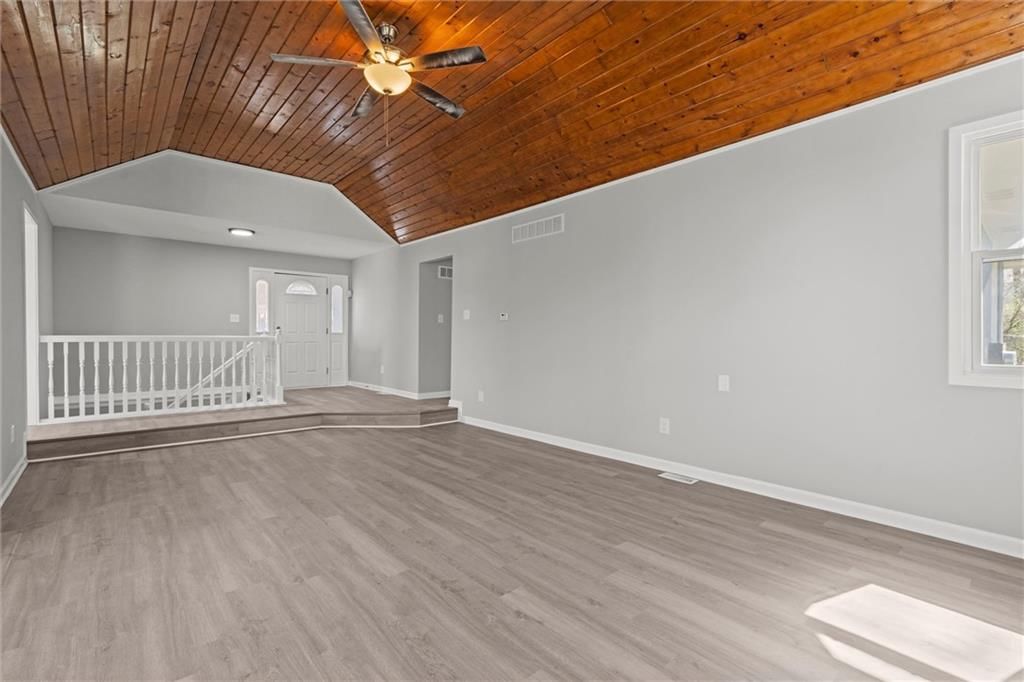 10009 E 56th Terrace — photo 16