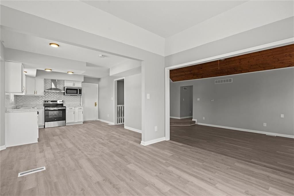 10009 E 56th Terrace — photo 17