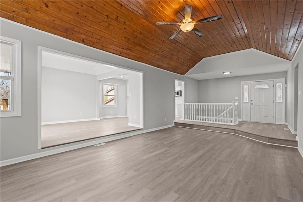 10009 E 56th Terrace — photo 5