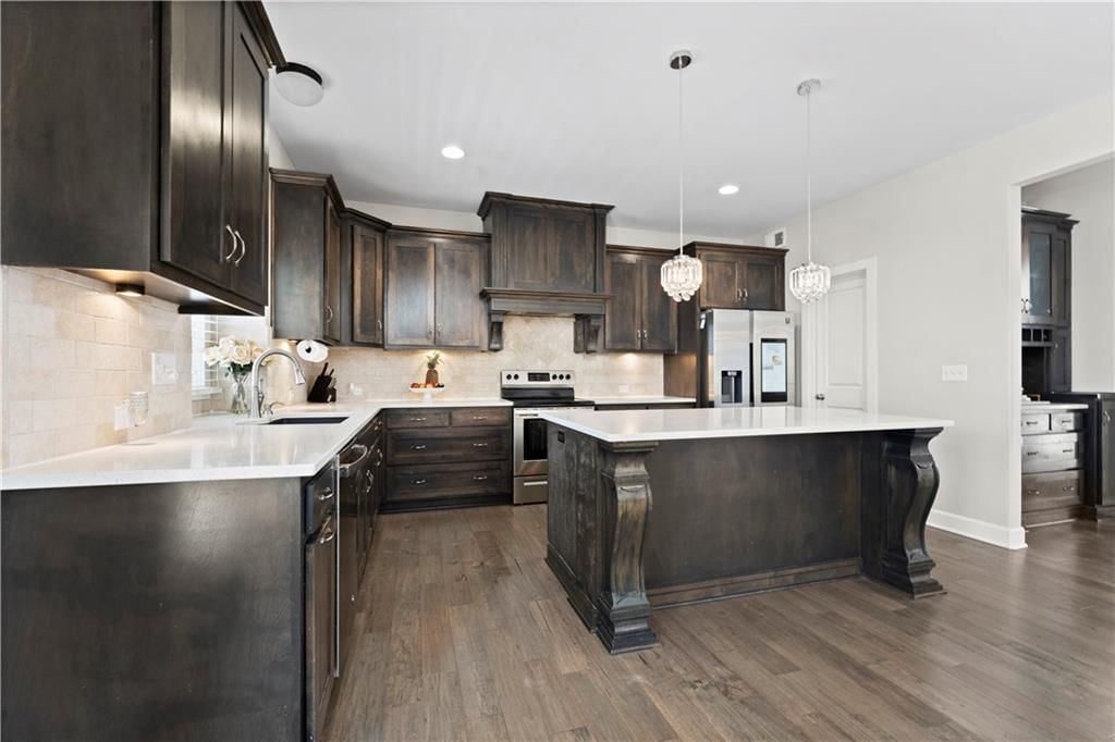 6705 N Elmwood Avenue — photo 12