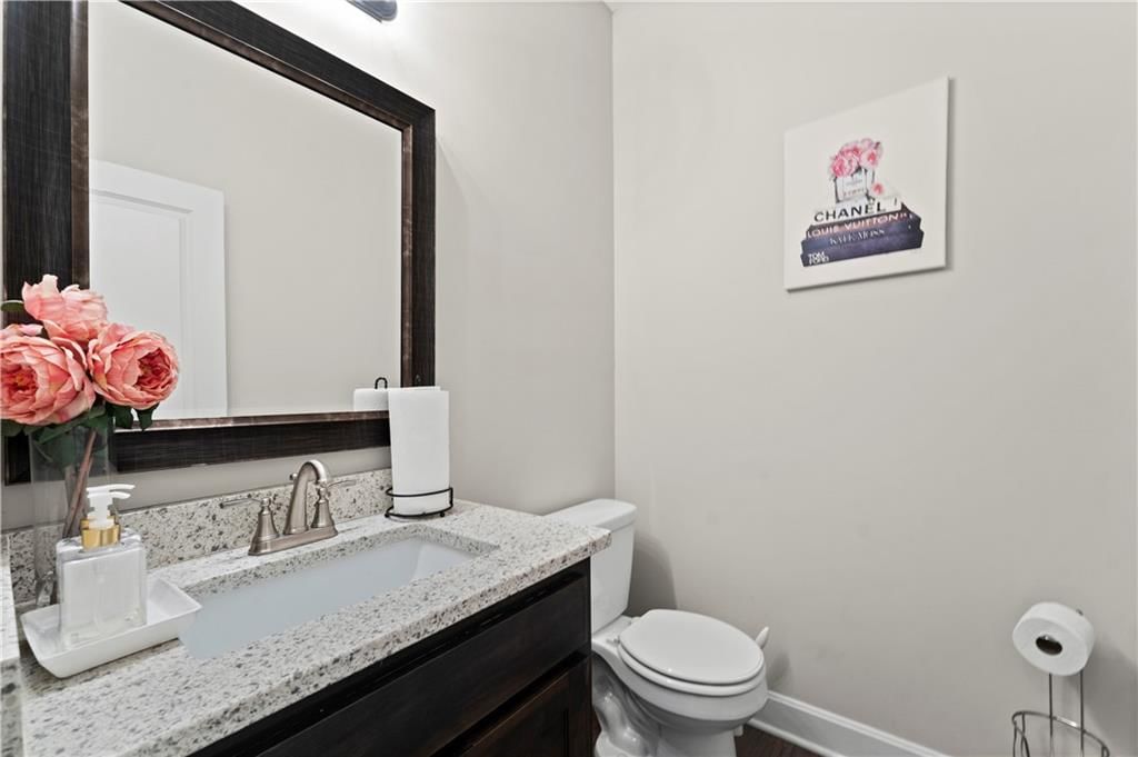 6705 N Elmwood Avenue — photo 21
