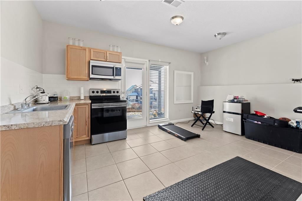6705 N Elmwood Avenue — photo 43