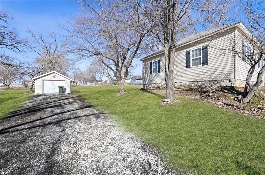 311 E Kay Street — photo 17