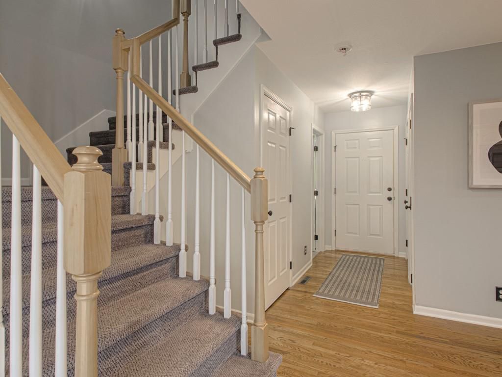 2817 Chatelain Court — photo 4