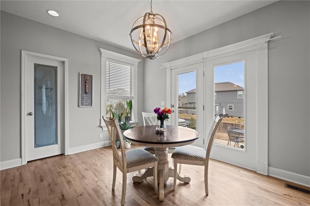 805 S WASHINGTON Street — photo 18