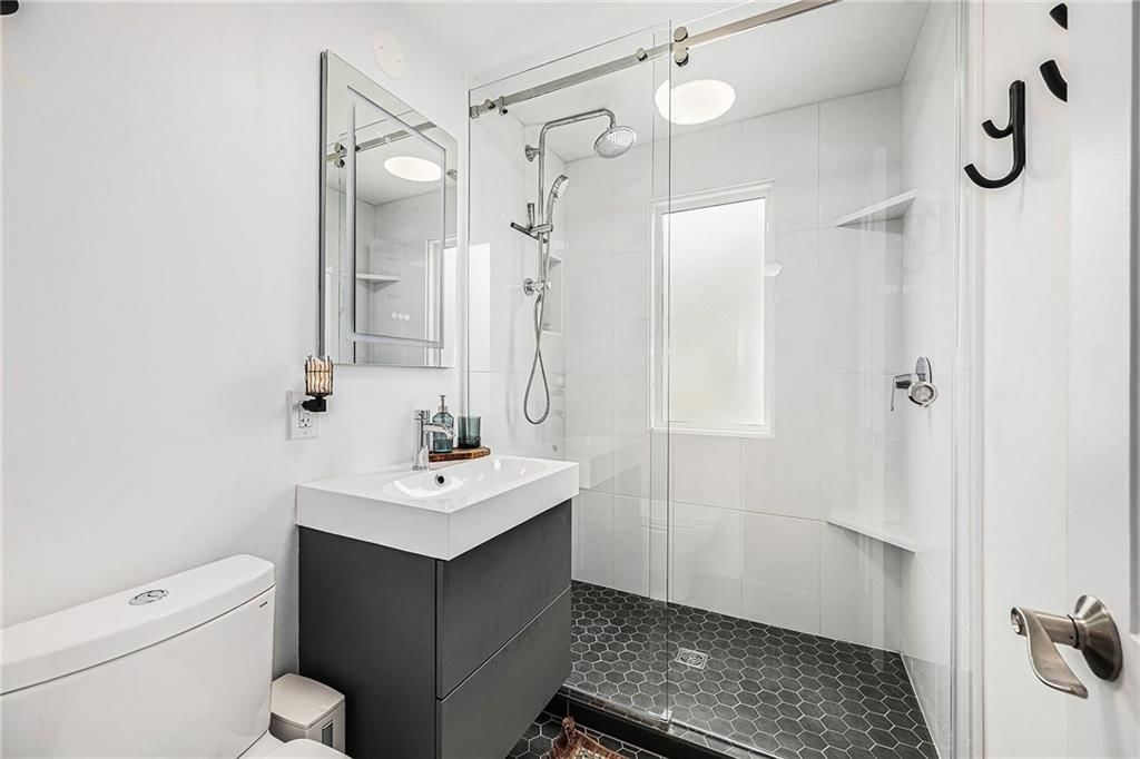5552 Belinder Avenue — photo 20