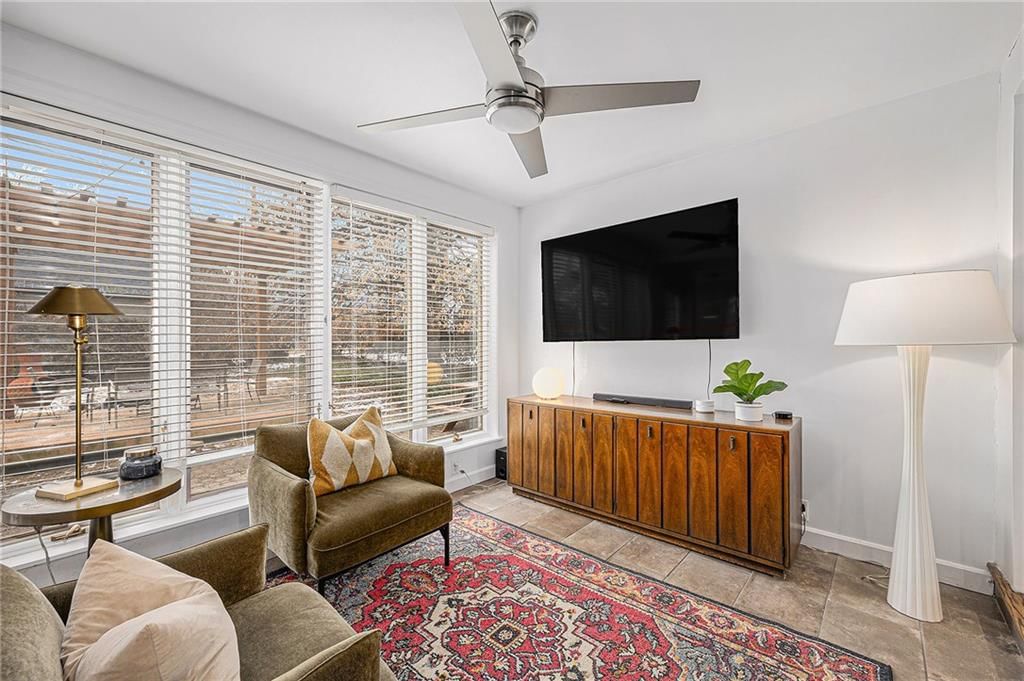 5552 Belinder Avenue — photo 10
