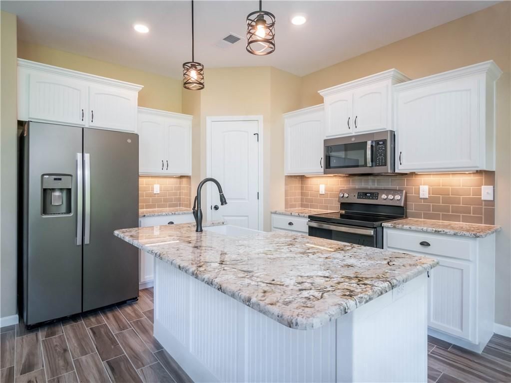 900 N White Oaks Lane — photo 5