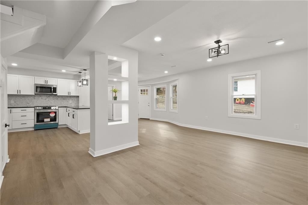 4039 Ruby Avenue — photo 3