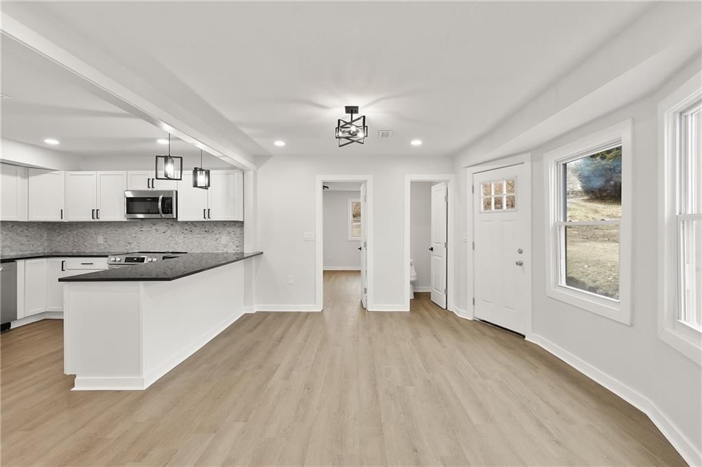4039 Ruby Avenue — photo 7
