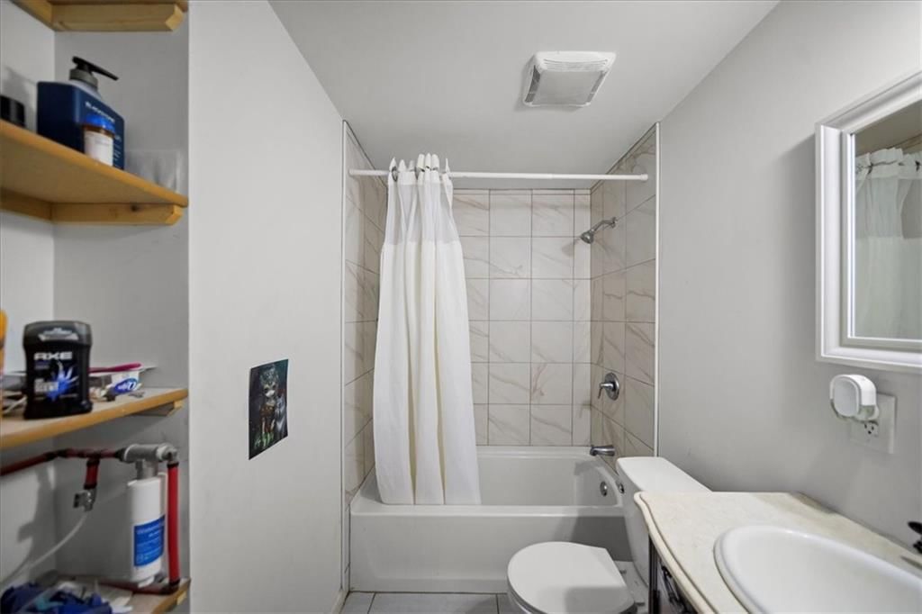 203 and 209 S Hunter Street — photo 13