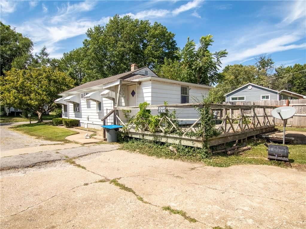 203 and 209 S Hunter Street — photo 4