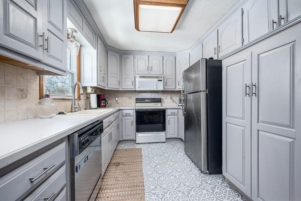 920 S 76st Street — photo 13