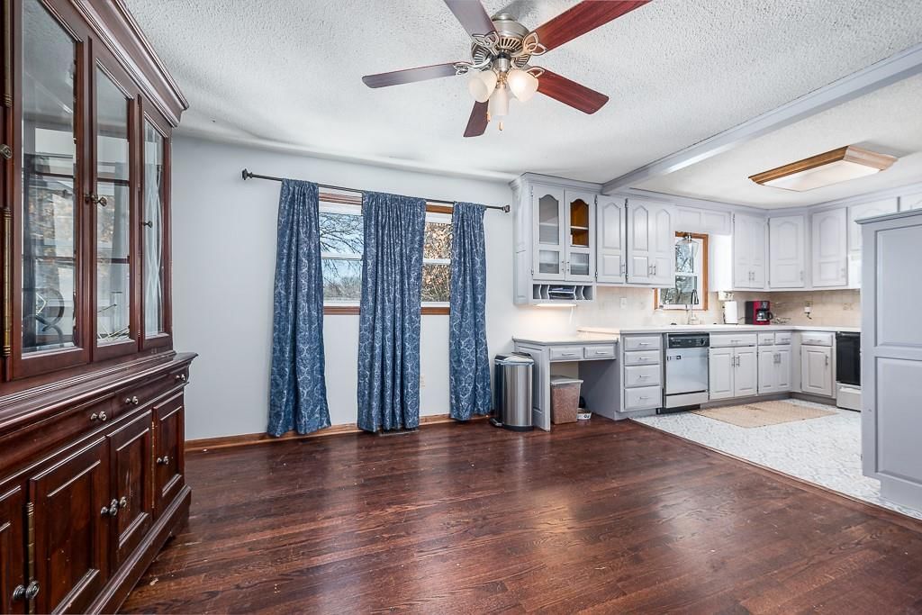 920 S 76st Street — photo 15