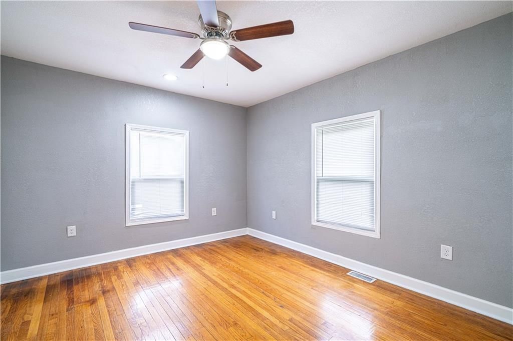 216 E Cherry Street — photo 11