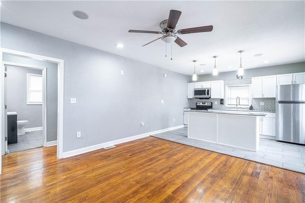 216 E Cherry Street — photo 3