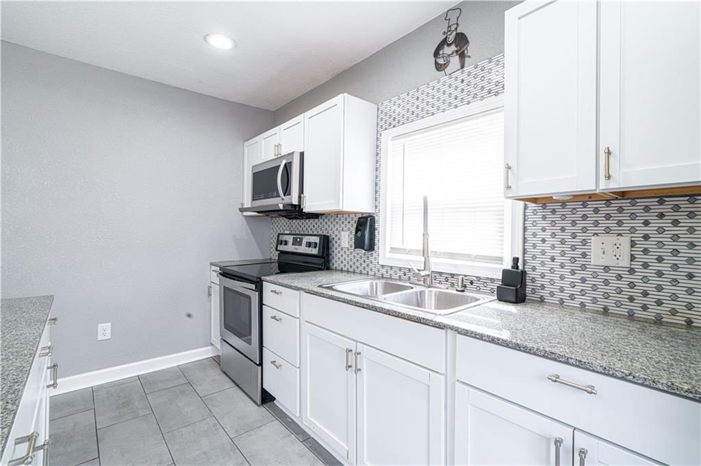 216 E Cherry Street — photo 6