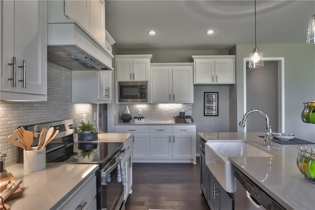 2725 W Dartmouth Street — photo 23