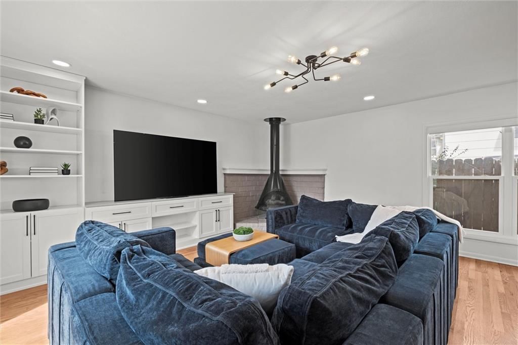 7000 Barkley Street — photo 13