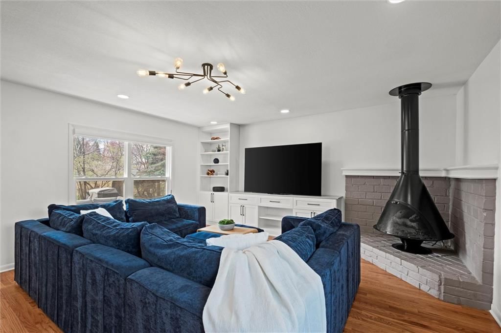 7000 Barkley Street — photo 14
