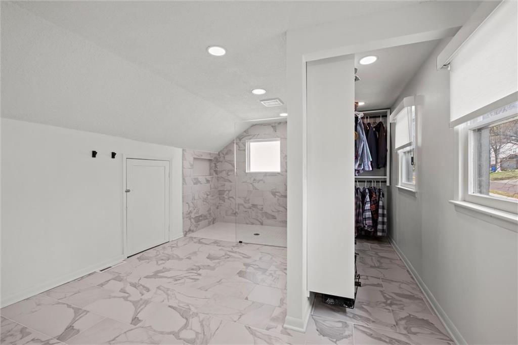 7000 Barkley Street — photo 22