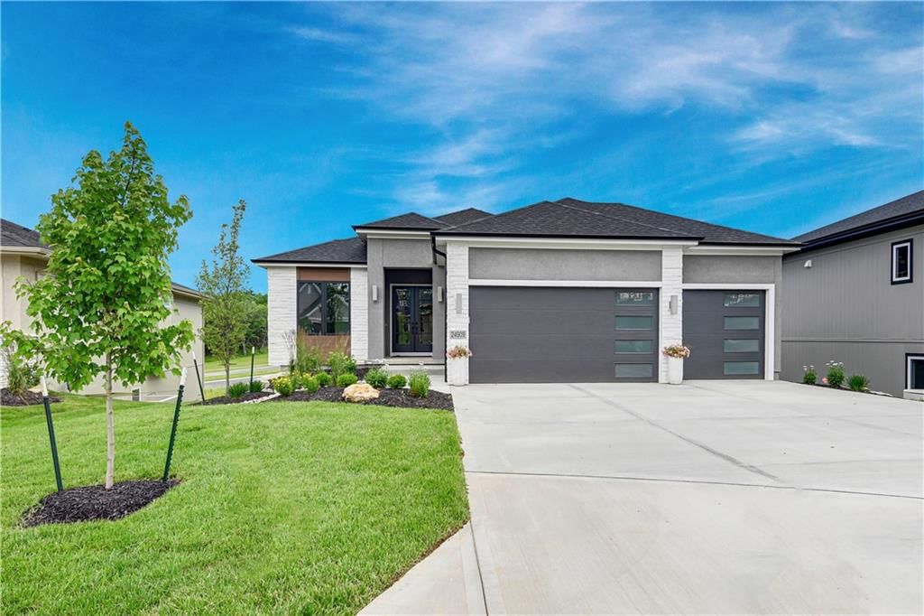24909 W 98th Place, Lenexa, KS