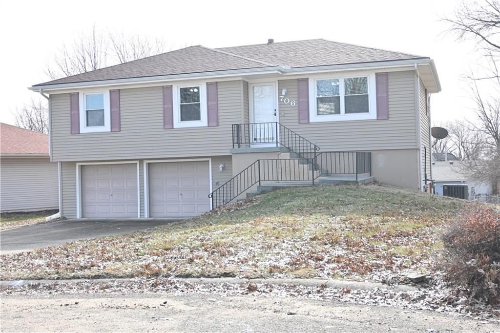 706 Britany Drive — photo 2